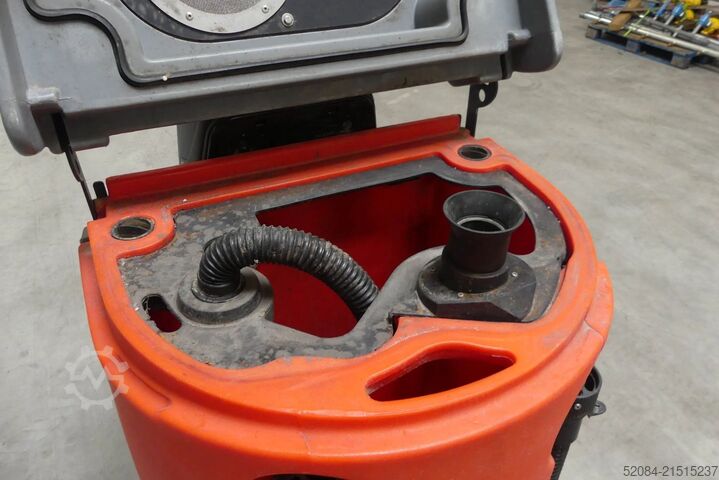 Hako - Aufsitz-Scheuersaugmaschine Hako Scrubmaster B115 R