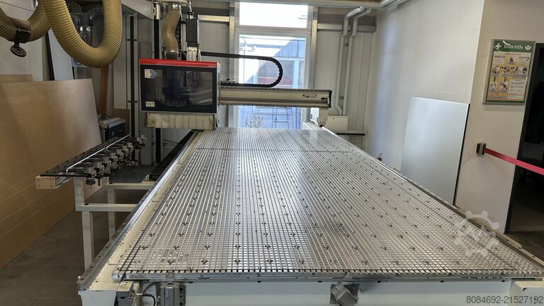 Bearbeitungszentrum SCM PRATIX N15