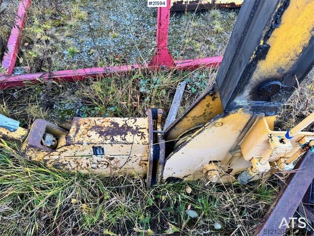 All terrain crane Moelven 694 w/ 2 extensions and 2 hooks.