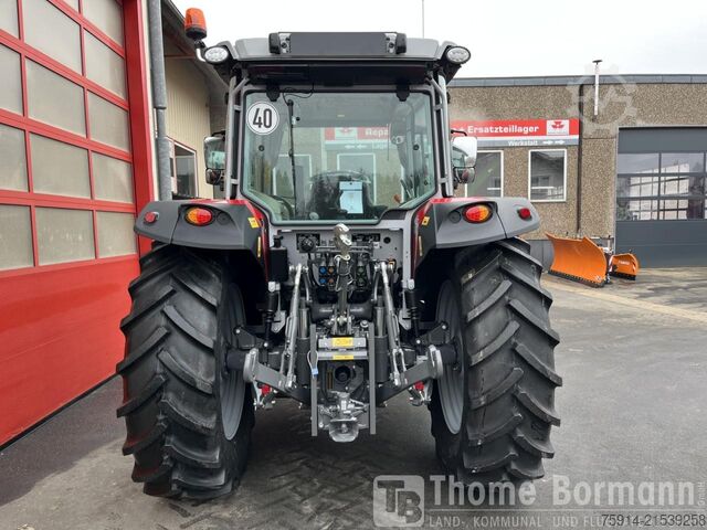 Traktor Massey Ferguson MF 5M.115 Dyna-4 Cab ESS