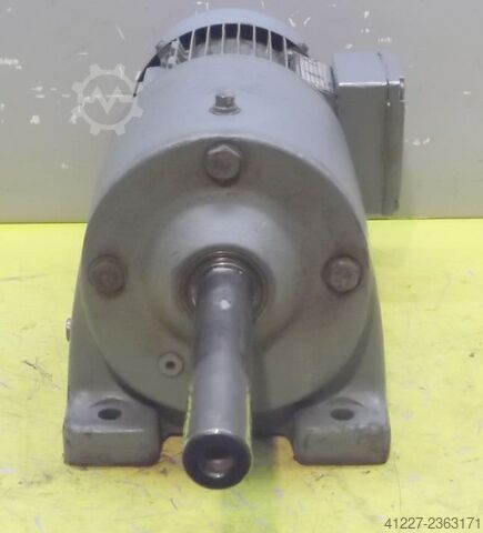 Geared motor 0.25/0.3 kW 20/40 rpm SEW Eurodrive R60DT71D4-2