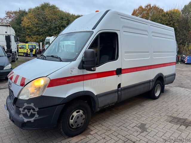 Box van Iveco Daily **35C15-EURO 5-MOTOR 3.0**
