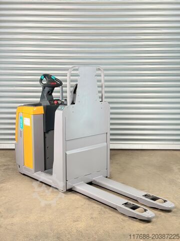 Horizontal-Kommissionierer Jungheinrich ECE 225 - Service Neu - Batterie 82%