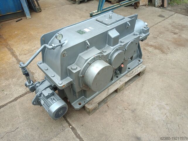 Kegelstirnradgetriebe Industriegetriebe Flender TGL 37088 14LA0-355x16 el380t