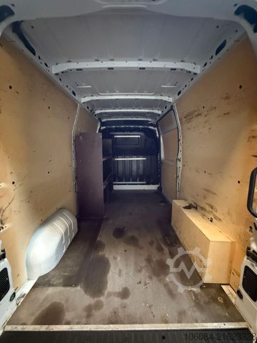 High top van RENAULT Master Kasten L2H2 Komfort Klima Tempomat PDC