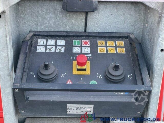 Special purpose truck MAN 18.280 4x4 25m Höhe Montage-Dach-Solar nur 22TKM