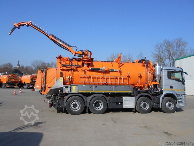 Saugwagen MAN TGS 35.520 8x2H-6 BL / Domos 17