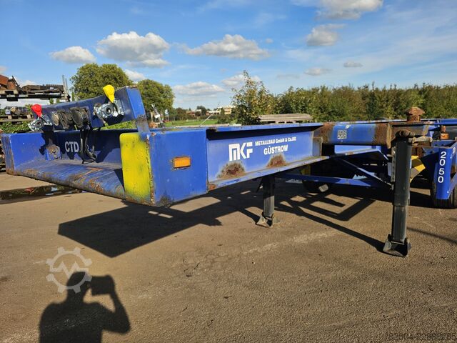 Transport von Containern MKF METALLBAU CS 20 / STEEL SUSPENSION/ BPW DRUM.
