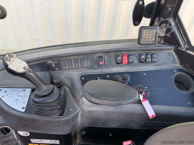 Wheel loader JCB 406 / 2018 BJ / 2.320 H / Schaufel + Gabel