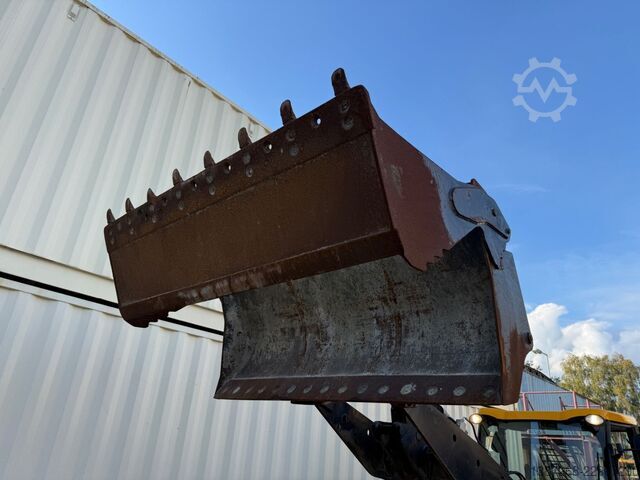 Wheel loader JCB 406 / 2018 BJ / 2.320 H / Schaufel + Gabel