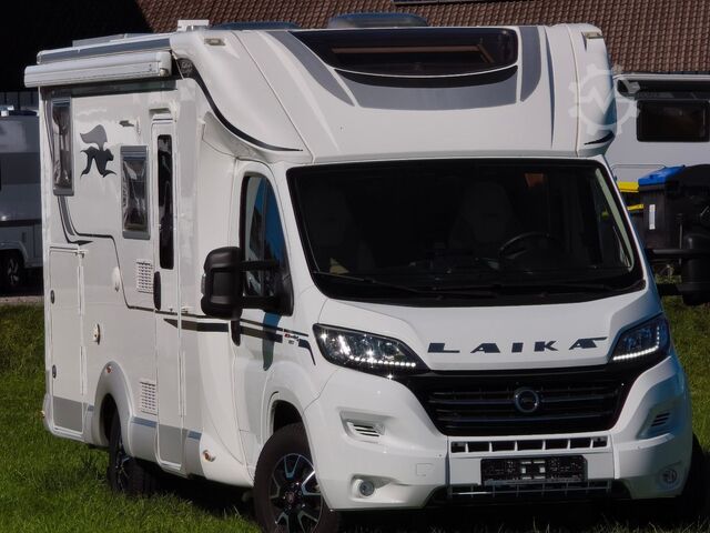 Teilintegriertes Wohnmobil LAIKA Ecovip 329, Längsbetten/Hubbett