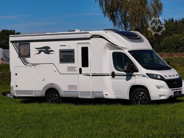 Teilintegriertes Wohnmobil LAIKA Ecovip 329, Längsbetten/Hubbett