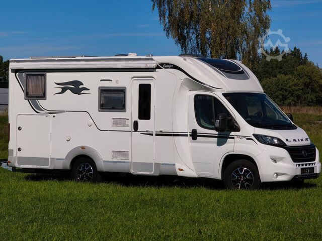 Teilintegriertes Wohnmobil LAIKA Ecovip 329, Längsbetten/Hubbett