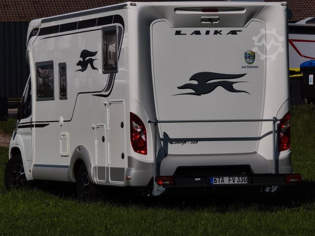 Teilintegriertes Wohnmobil LAIKA Ecovip 329, Längsbetten/Hubbett