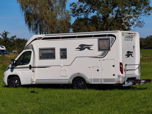 Teilintegriertes Wohnmobil LAIKA Ecovip 329, Längsbetten/Hubbett