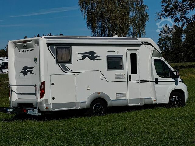 Teilintegriertes Wohnmobil LAIKA Ecovip 329, Längsbetten/Hubbett