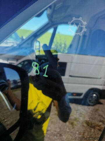 Teilintegriertes Wohnmobil LAIKA Ecovip 329, Längsbetten/Hubbett