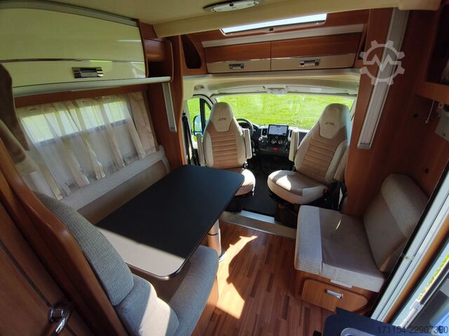 Teilintegriertes Wohnmobil LAIKA Ecovip 329, Längsbetten/Hubbett