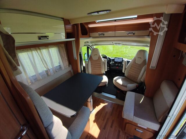 Teilintegriertes Wohnmobil LAIKA Ecovip 329, Längsbetten/Hubbett