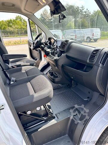 Transporter with suitcase Opel Movano Koffer DHollandia