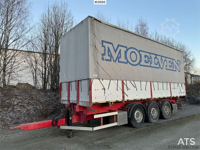 Container transport Istrail 3-axle container trailer