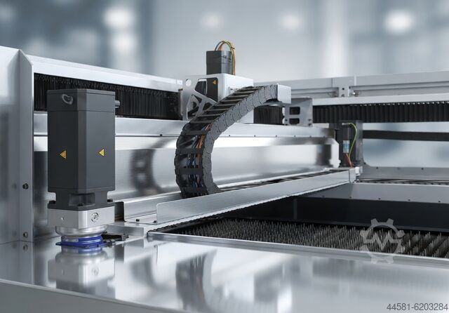 Fiber laser cutting machine YAWEI HLE 1530 6KW