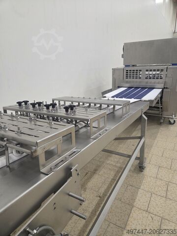 Midrange croissant machine Rademaker Rademaker midrange croissant machine + V moulder