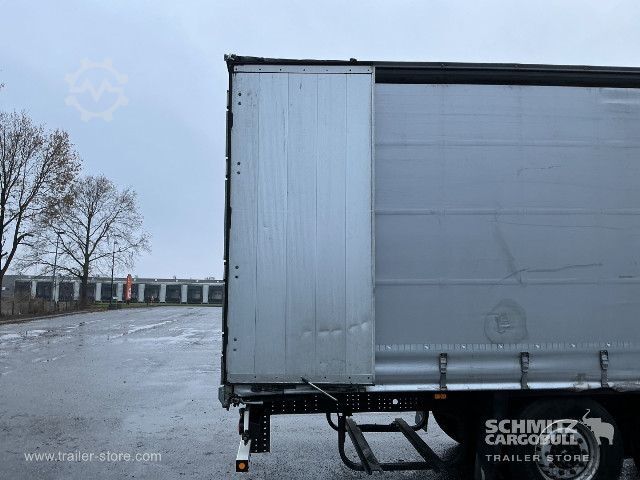 Open semitrailer with tarp Schmitz Cargobull Curtainsider Standard Faltwandtür rechts