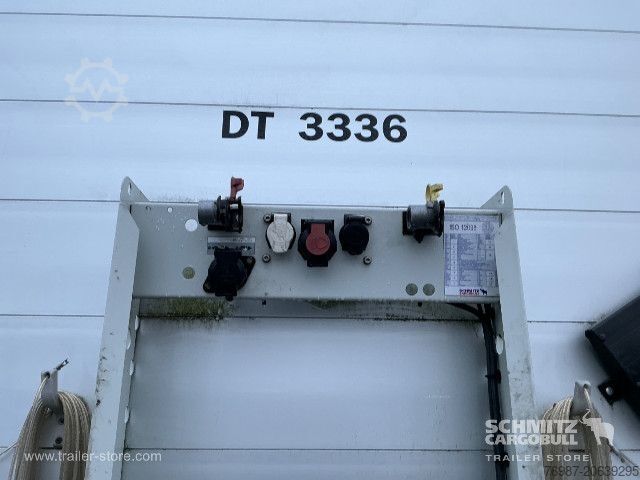 Open semitrailer with tarp Schmitz Cargobull Curtainsider Standard Faltwandtür rechts