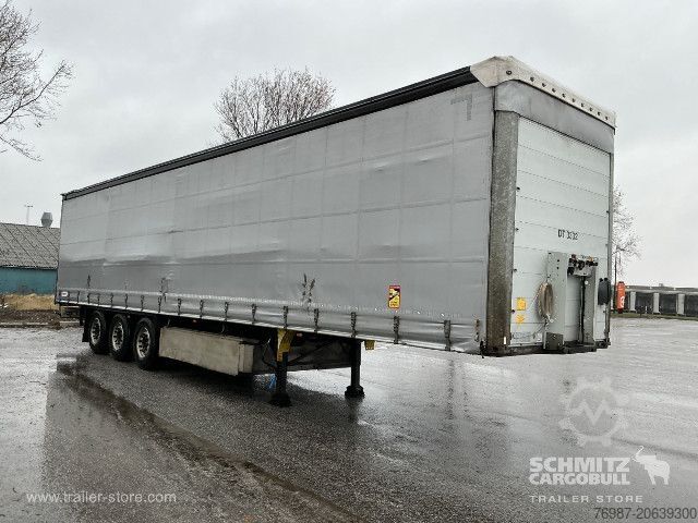 Open semitrailer with tarp Schmitz Cargobull Curtainsider Standard Faltwandtür rechts