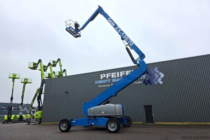 Articulated boom lift Genie ZX135/70 Diesel, 4x4x4 Drive, 43m Lifting Height,
