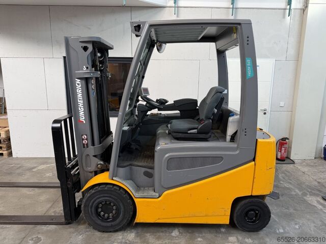 Electric 4-wheel forklift Jungheinrich EFG 425 K SP / 1702 Std.