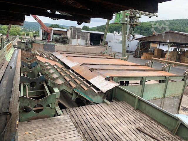 Round timber yard / Long timber loading Holtec / Bruks LGQ / RR 1200