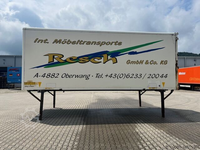 Swap body with box body Spier 8wk745