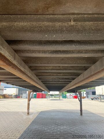 Swap body with box body Spier 8wk745