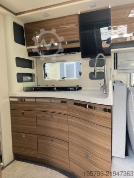 Integrated camper Eura Mobil Integra 890 QB inkl. Vollluftfederung