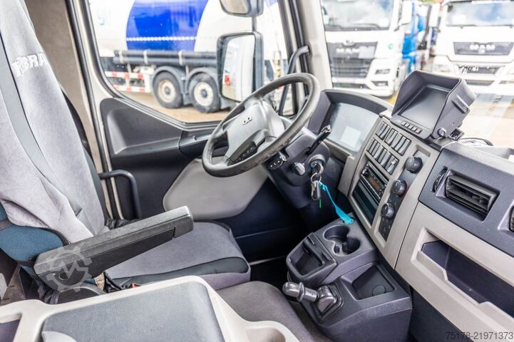 Refrigerated/freezer transport VOLVO FL 280