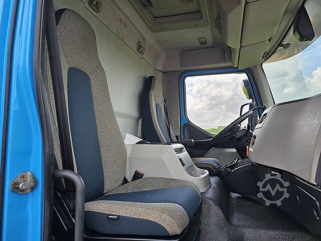 Suitcase VOLVO FL 220.12