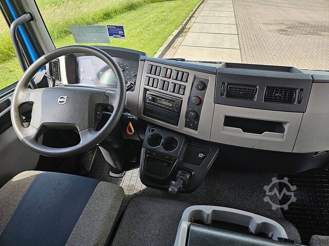 Suitcase VOLVO FL 220.12