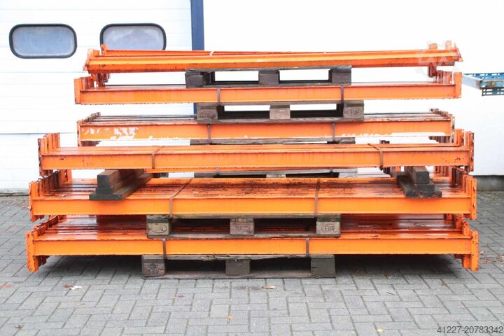 Palettenregal 34 Ständer 104 Traversen unbekannt Tiefe 1100 mm