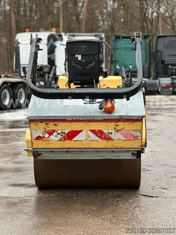 Walzenzug DYNAPAC CC 142 Tandemwalze