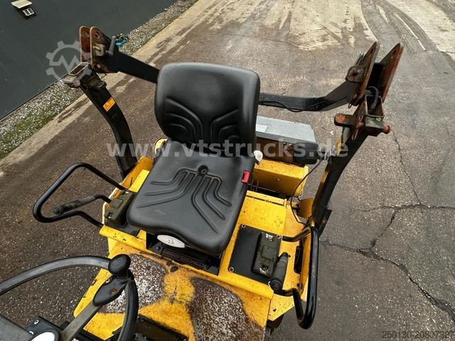 Walzenzug DYNAPAC CC 142 Tandemwalze