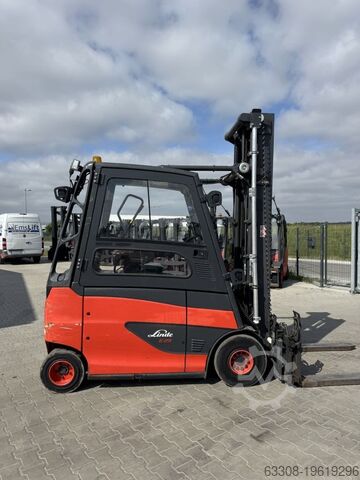 Elektro 4 Rad-Stapler Linde E25HL-02/600