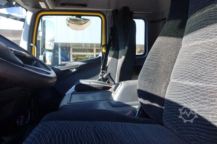 Autotransporter Mercedes-Benz Atego 1221 L Takelwagen 6 Persoons