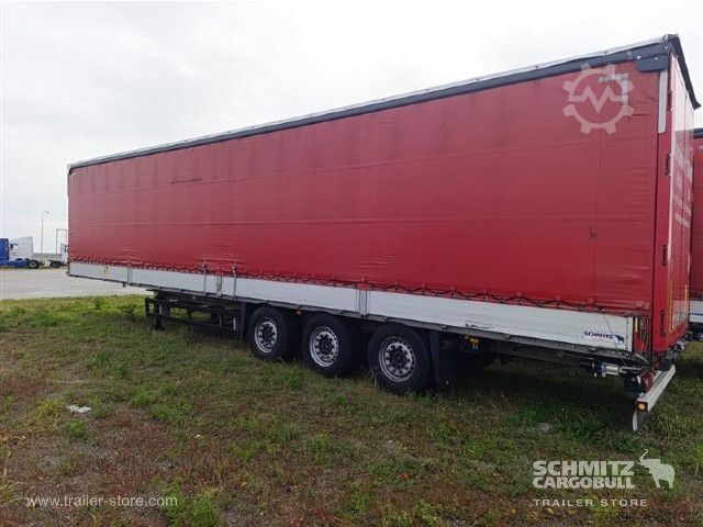 Auflieger mit Pritsche & Plane Schmitz Cargobull Semitrailer Curtainsider Mega