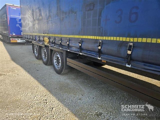 Auflieger mit Pritsche & Plane Schmitz Cargobull Semitrailer Curtainsider Mega