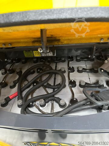 Schmalgangstapler Aisle Master 20WHE/ Perfect / Only 6256 hours