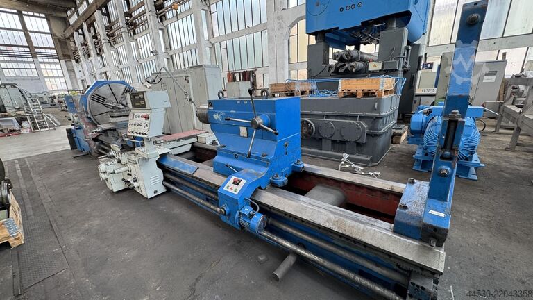 Cycle-controlled lathe SKODA SUA125 P (125x5000)