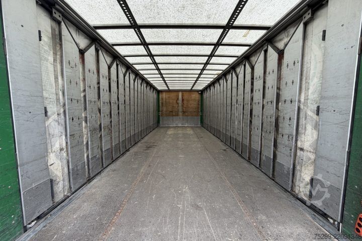 Flatbed truck with tarp Scania P340 LB 4x2 Plane/HB / Swiss-Vehicle