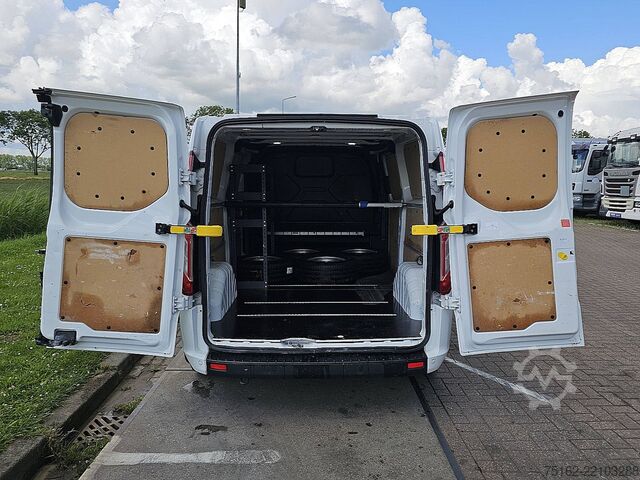 High-roof van FORD TRANSIT CUSTOM 2.0 L2H1 Navi Airco